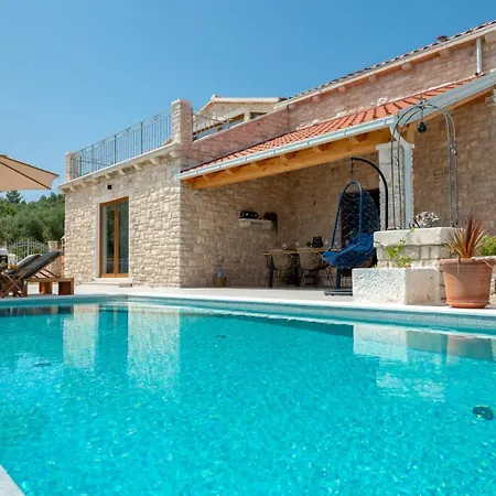 Brig By Guide ヴィラ *